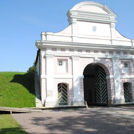 Ohtu Poik 4 Center *