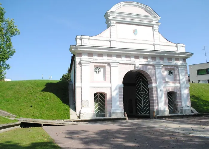 õhtu Põik 4 Center *